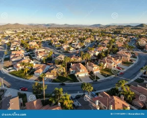 Vuelta en moto por urbanización